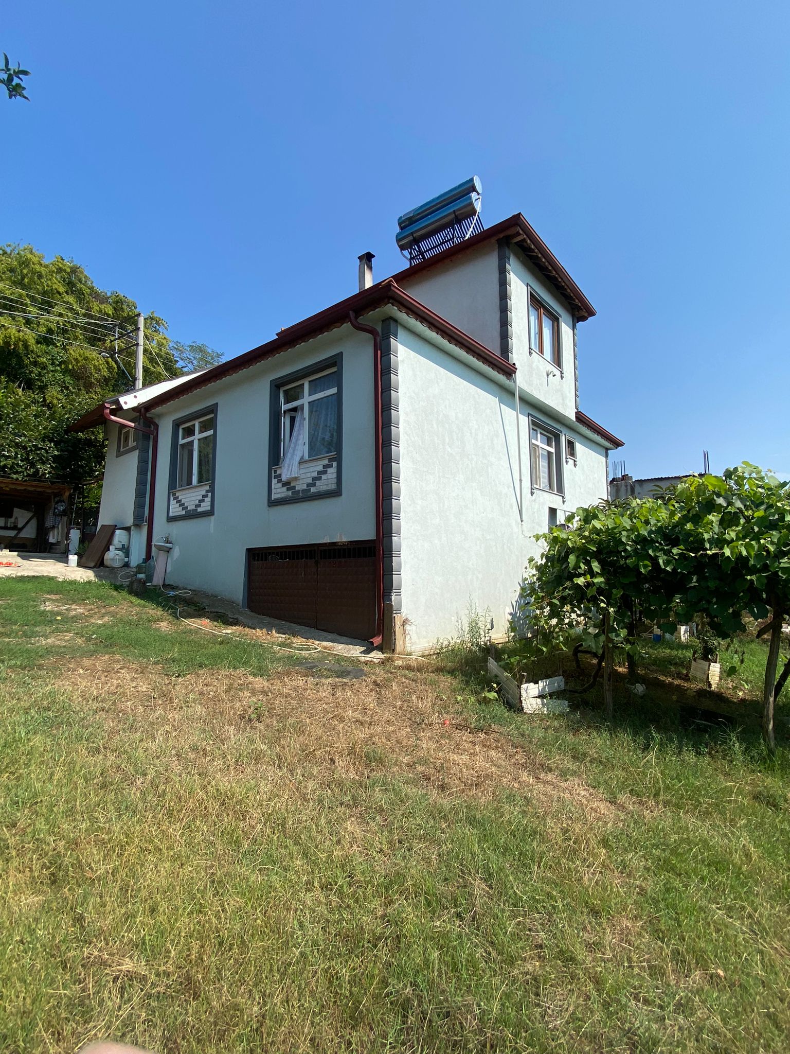 FERİZLİ BAKIRLI'da KÖY EVİ + BAHÇESİ + Arkasında Fındıklık